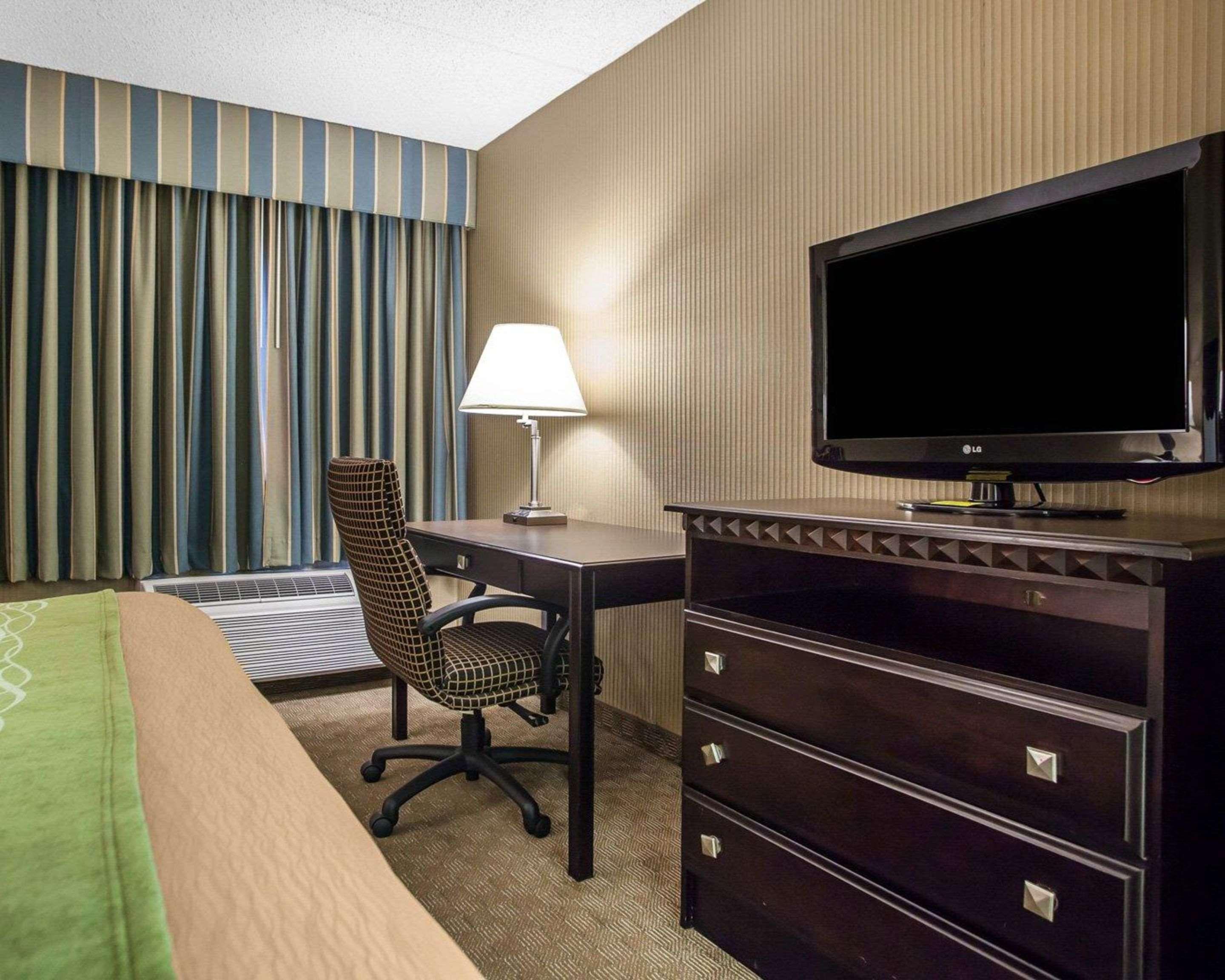 Comfort Inn Edison - New Brunswick Eksteriør bilde